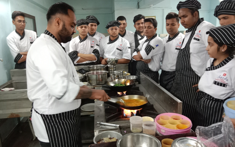 Exploring the best Culinary Institute in Surat